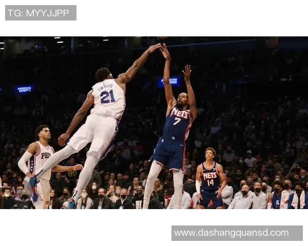 勇士与篮网激战正酣10月29日精彩对决引发球迷热议 勇士与篮网激战正酣10月29日精彩对决引发球迷热议