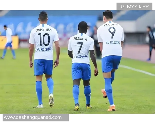 莱比锡红队迎战奥厄队争夺胜利展现球队实力与战术对决